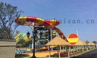 网红水滑梯，夏日清凉狂欢盛宴